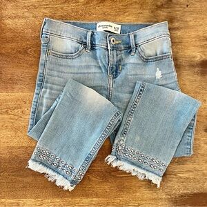 Abercrombie Kids Light Blue Frayed Distressed Straight Leg Jeans Girls Size 9/10